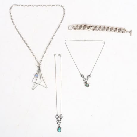 ASSORTMENT OF WHITE METAL JEWELLERY.