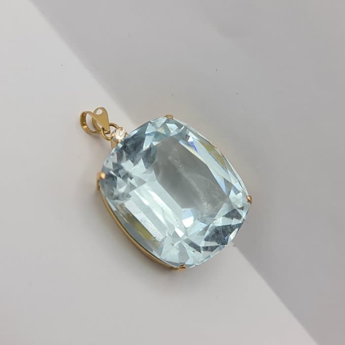 Pendant - 18 kt. Yellow gold - 66.25ct. tw. Aquamarine - Diamond