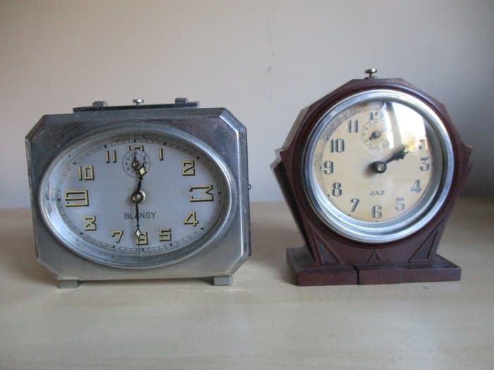 Alarm clock (2) - Blangy - JAZ - Art Deco Bakelite, Metal - 1920-1930