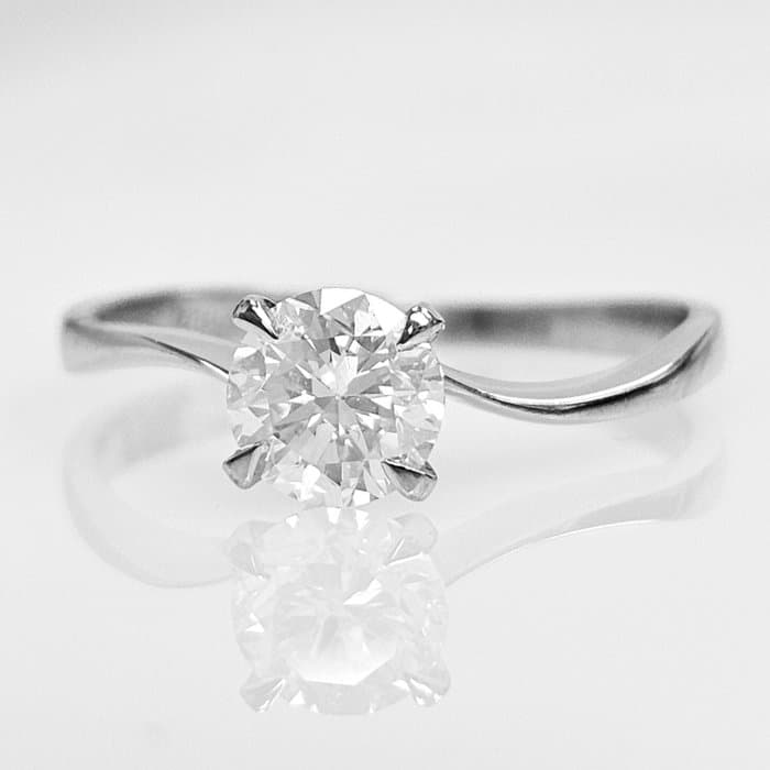 Engagement ring - 14 kt. White gold - 0.70ct. tw. Diamond (Natural) - E/SI1