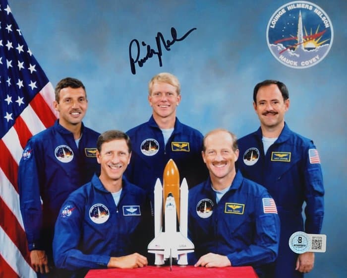NASA Astronaut George Pinky Nelson - Autograph, Photo with Beckett COA - 1970-1980